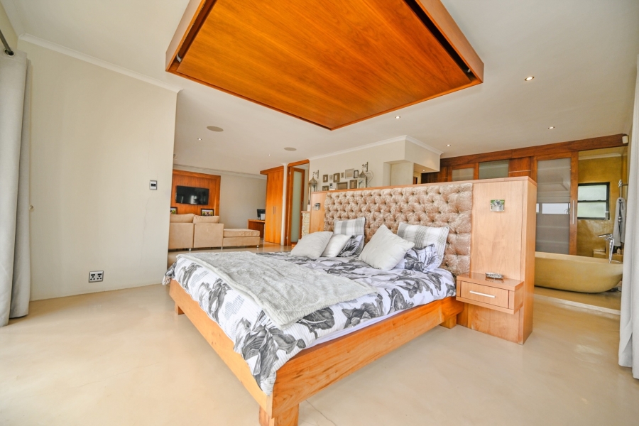 5 Bedroom Property for Sale in Vierlanden Western Cape